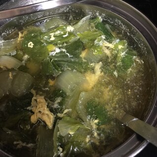 青梗菜を食べるスープ